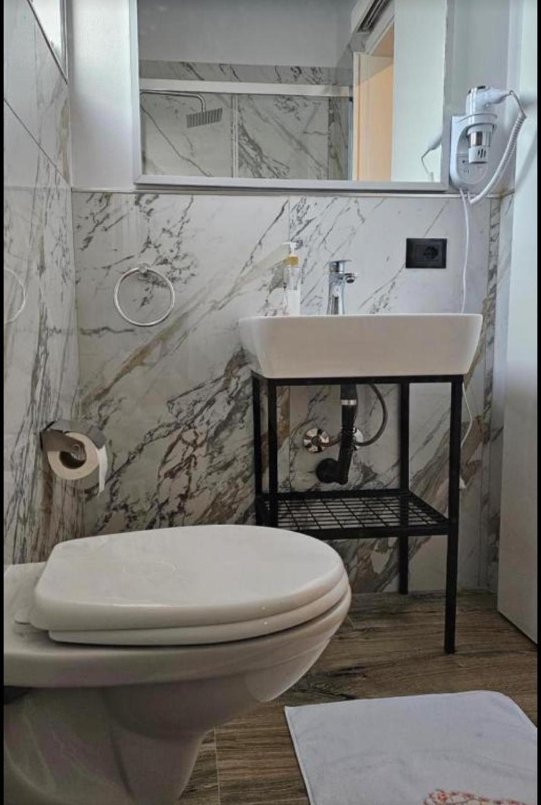 Green Park Divjake Phòng bức ảnh